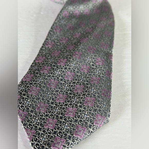 Valentino 100% Silk Made In Italy Tie Geometric Luxury 60” Silver Lavender - Picture 1 of 9